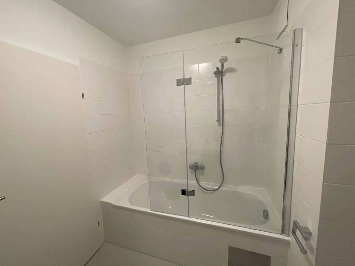 55 M2 Stylish Apartment With Balcony & Parking Виена Екстериор снимка