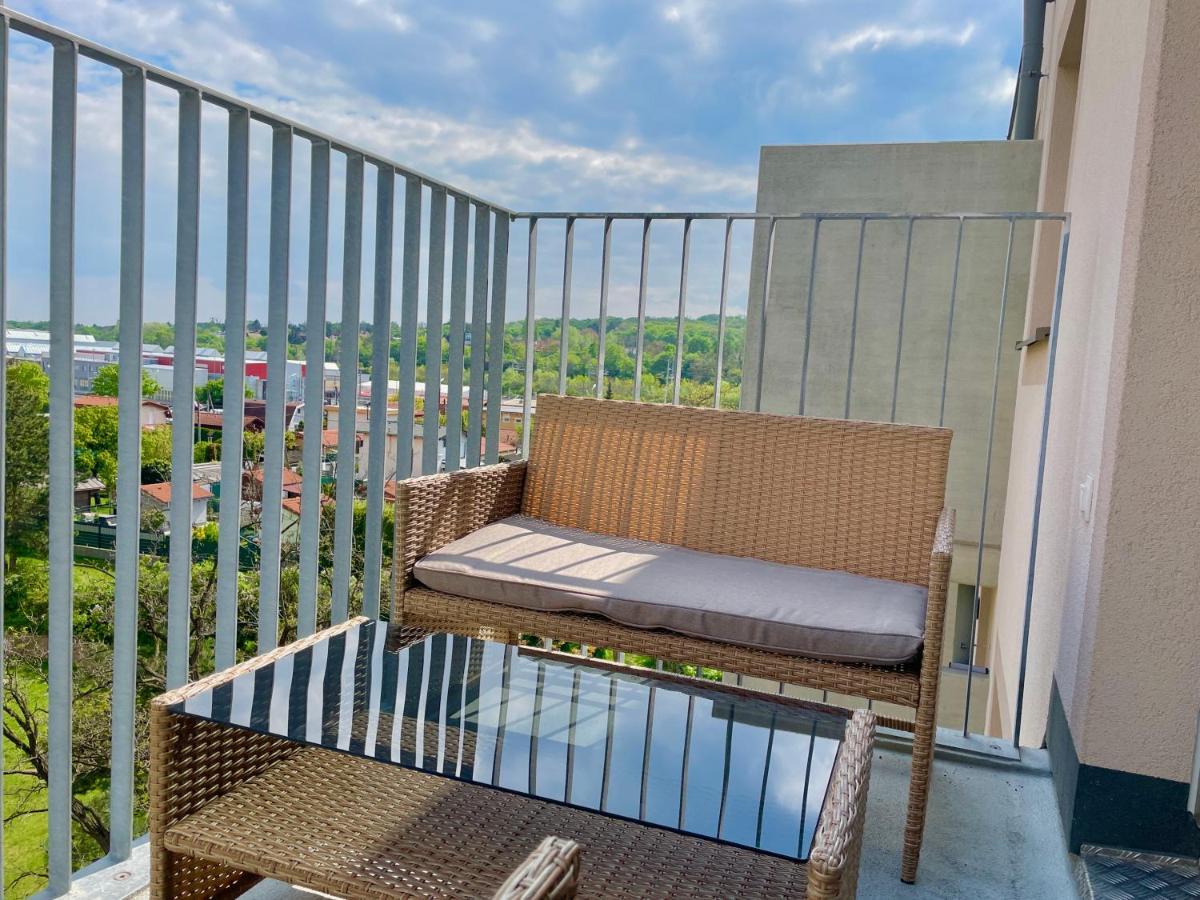 55 M2 Stylish Apartment With Balcony & Parking Виена Екстериор снимка